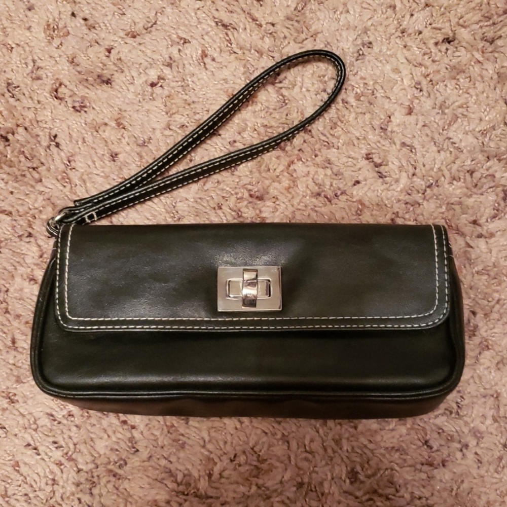 Black wristlet